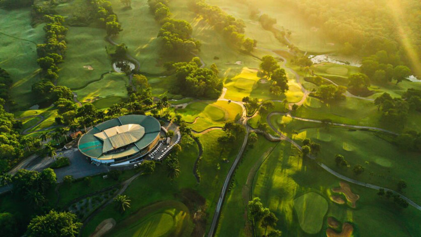 Overview of the golf course