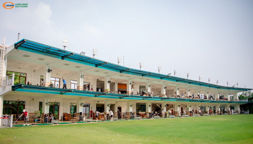 Golf practice range