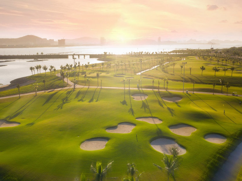 Location of Tuan Chau Golf Resort