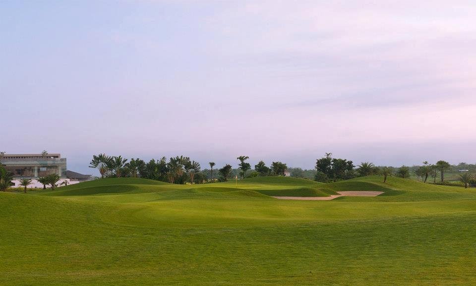 About the Twin Doves Golf Club